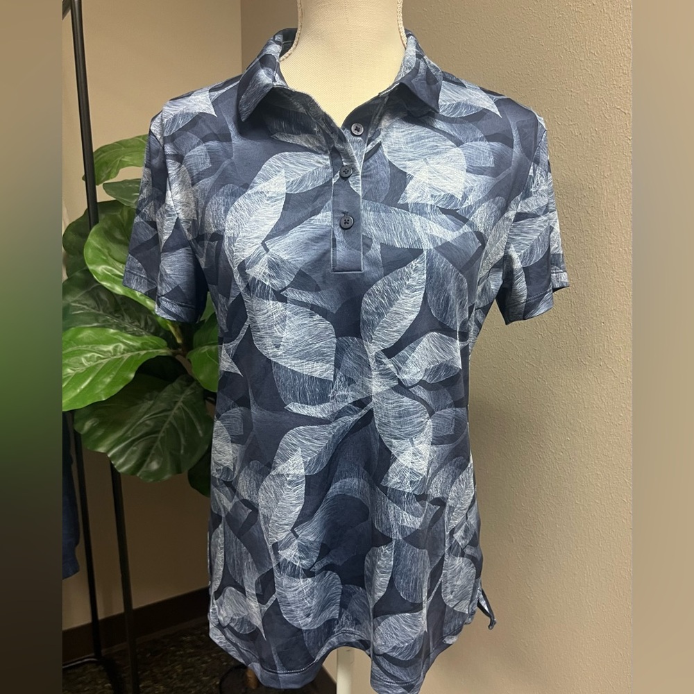Nike Women’s Golf Polo shirt. Size M